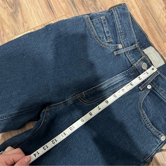 Everlane The Cheeky Split-Hem Jean - Picture 10 of 14